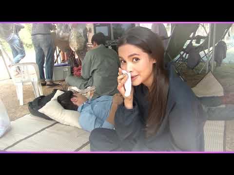 ญาญ่า ณเดช - รายการตะลุยกองถ่าย ออกอากาศทุกวันจันทร์-ศุกร์ เวลา 13.00 น. ในรายการโต๊ะข่าวบันเทิง ทางช่อง...