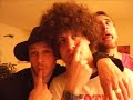 petites pr�cisions : 
la chanson n'est pas de moi mais un groupe de lillois (j'esp�re d'ailleurs qu'ils ne m'en voudront pas s'ils tombent sur ma vid�o) j'ai d�cid� de faire cette vid�o pour plusieurs raisons: 1)je trouve ce groupe tr�s dou� et j'aime beaucoup ce qu'ils font; 2)je me sens plus que jamais ch'ti, et malgr�s le fait que certains semblent penser le contraire j'aime ma r�gion j'en suis fier et elle me manque et si certains pensent que les images ne sont pas representatives, moi je pense que toutes ces choses font des ch'ti des gens sympas, marrants et heureux de vivre, brefs uniques. voil�, merci � tous ceux qui l'ont aim� et pour ceux qui n'aiment pas ce n'est pas la peine de mettre ce genre de commentaires c'est tout simplement debile!!encore une fois merci � tous ceux qui ont laiss� les commentaires sympas et n'oublions pas le nord reste unique