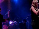 ultramarine, la f�te � jeff le 18 septembre � la ferme du biereau, duo entre le ganster henri hiernaux, alias le magnifique et karin clercq, accompagn� avec brio par le groupe de jeff : pierre gillet, j�rome hiernaux, c�dric raymond et ludo legrand.