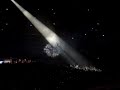 Marco Borsato vliegt tijdens Wit Licht in Gelredome (17-10)