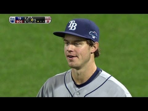 Video: Red Sox fans serenade Myers after catch