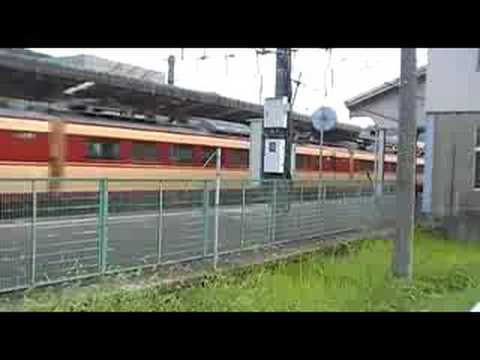 JR八鹿駅に入線する特急北近畿