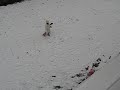 Raquel,Lucas e Leticia no estacionamento de casa brincando na neve