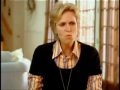 Julia Louis-Dreyfus chewing her food commercial