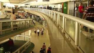 VÍDEO: Interessados no leilão do Aeroporto de Confins entregam propostas
