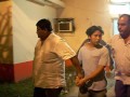 Ministeriales llevando a Abigail Durán Espinosa del Ministerio Público hacia la AVI cuando debía ser internado en la inspección de policía a disposición del M  P 