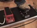 videos de TEESE Wizard Wah vs Fulltone CLYDE Deluxe Wah guitar effects pedal shootout w/ Les Paul and Dr Z amp