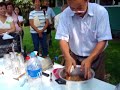 How to charge the shiitake inoculator