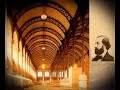 http://www.artehistoria.com/arte/videos/778.htm

en un claro enfrentamiento con el neoclasicismo, a partir de 1830 se impone el goticismo en la arquitectura europea. el edificio m�s importante en este estilo es el parlamento de londres, reconstruido entre 1840 y 1865 por los arquitectos barry y pugin. en francia ser� viollet-le-duc el principal promotor del neogoticismo, edific�ndose hacia 1850 en este estilo m�s de 100 iglesias entre las que destaca la de santa clotilde en par�s. 
el desconcierto que trajo consigo la pugna entre clasicistas y medievalistas provoc� la aparici�n de otros estilos historicistas, entre los que destaca el neobarroco, que tiene en la opera de par�s de garnier su edificio m�s representativo. 
pero la principal novedad arquitect�nica del siglo xix la encontramos en la aparici�n de nuevos materiales como el hierro, el hormig�n, el vidrio o el acero. gran breta�a se sit�a a la cabeza construyendo numerosos puentes de hierro como el de clifton sobre el r�o avon realizado por brunel en 1836. en francia destaca la personalidad de henri labrouste, quien utiliza el hierro con fines estructurales en la sala de lectura de la biblioteca de sainte-genevi�ve, sosteniendo 16 ligeras columnas las b�vedas esf�ricas a 9 metros de altura. la combinaci�n de hierro y vidrio tiene en el crystal palace de joseph paxton su obra m�s importante. tomando como referencia los invernaderos, proyect� un grandioso pabell�n que ocupaba nada menos que 8 hect�reas. en este espacio se desarroll� la primera exposici�n universal, evento que se repetir�a en numerosas ocasiones a lo largo del siglo y que tiene su hito m�s importante en la de par�s de 1889. la espectacular torre eiffel fue levantada con motivo de esta muestra, alcanzando los 320 metros de altura. 
la renovaci�n definitiva de la arquitectura decimon�nica se producir� en el seno de la sociedad norteamericana. la escuela de chicago se sit�a a la vanguardia internacional con sus espectaculares rascacielos como el edificio tacoma, levantado por holabird y roche en 1889, la primera torre soportada por estructura f�rrea.