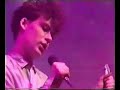 The Jesus and Mary Chain - April Skies (TOTP 1987) The Jesus and Mary Chain - April Skies (TOTP 1987)