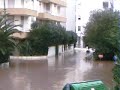 a dicembre in moto d'acqua tra le strade della baia verde allagata