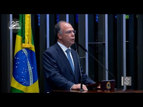 Senado aprova PEC dos Precatórios e criação do programa Auxílio Brasil