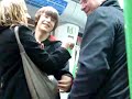 Abrazos en el metro Abrazos en el metro