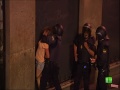 Comunicado Legal Sol: Tratos degradantes y agresiones en comisaría a los detenidos el 12M madrid.tomalaplaza.net Imágenes tomadas por las cámaras , muestran los abusos cometidos por la policía, que retienen y golpean manifestantes. En lo que parece ser otra maniobra de represión del régimen