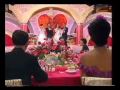 歌曲名稱：每天愛妳多一些；撰曲：桑田佳佑；填詞：林振強先生；原唱者：張學友先生；鄧兆尊、鄧翠玉(小艾)、鄧兆榮及鄧碧玉演唱。無求甚麼，無尋甚麼，突破天地，但求夜深，奔波以後，能望見妳，妳可否知道麼？平凡亦可，平淡亦可，自有天地，但求日出，清早到後　能望見妳，那已經很好過。當身邊的一切如風，是妳讓我找到根蒂。不願離開，只願留低，情是永不枯萎。而每過一天、每一天，這醉者，便愛妳多些，再多些，至滿瀉。我發覺我最愛與妳編寫，以後明天的深夜。而每過一天，每一天，這醉者。(這情深者)便愛妳多些，再多些，至滿瀉。(然後再多一些)我最愛妳與我這生一起，哪懼明天風高路斜。名是甚麼？財是甚麼？是好滋味？但如在生，朝朝每夜，能望見妳，那更加的好過。