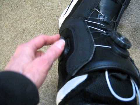SnowboardSecretsTV - Lauren from SnowboardSecrets.TV is wearing her new 2014 Van's Aura Women's snowboard boot with double BOA system feature a soft, forgiving flex with the quic...