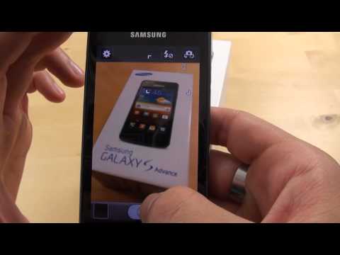 how to zoom camera in galaxy s'advance