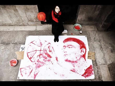 Painting Yao Ming's Portrait with a Basketball