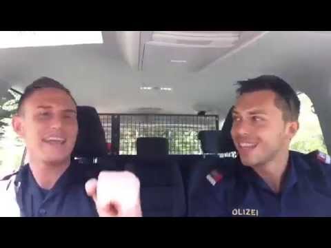 hören - Auch bei der Polizei folgt man dem musikalischen Trend.... https://www.facebook.com/polizeiatemlos.