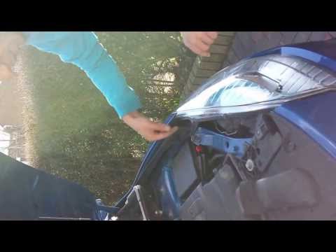 how to change a headlight bulb on a renault megane