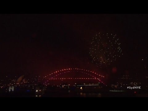 Australien startet in das Jahr 2019 - Feuerwerk in  ...