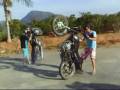 GDA - garotos do asfalto-Castelo ES empinando moto