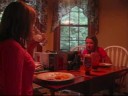 Kelsey and sammie eatin nuggets