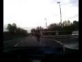 Assurdo,Uomo in Bici in superstrada Assurdo,Uomo in Bici in superstrada
