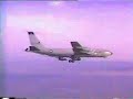 06 de maio de 1987. Um avião de reabastecimento aéreo, Boeing KC-135, faz um pouso forçado sem o trem de pouso dianteiro.
