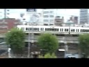 元町駅に入線する221系