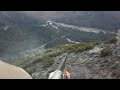 Vers la fin de battue, je vois a 500m de moi, tout en haut dans les rochers, un très gros sanglier revenir en battue, mais pour moi plus personne ne pourra tirer ce sanglier...a ma grande surprise, 30 min plus tard, j'entends une pierre rouler dans l'éboulis a 100m de moi, j'allume ma caméra et je vois ce gros sanglier revenir droit vers moi...il traverse mais semble monter vers ou je ne pourrais pas le tirer, je me déplace d'une dizaine de mètres pour pouvoir le voir,mais je ne le trouve plus...j'attends un peu puis vois une bruyère bouger vers le bas du poste ou j'étais...je retourne rapidement sur mon rocher et je le vois arrêter la dans le propre a une 30aine de mètres de moi et écouter les chiens qui couraient en bas...je reprends mon souffle vise le coeur et tir, premier coup pleine épaule, il se retourne et je tir un second coup pour l'achever, résultat : un magnifique sanglier de nos montagnes et très bien armé ! un beau trophée pour moi !