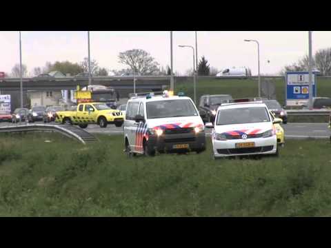 Chaos na ongeval met vrachtwagens A2 Zaltbommel