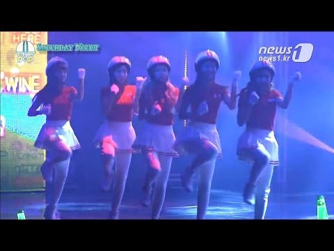 새터데이 나이트 - (서울=News1) 정윤경 기자 = 올여름 '빠빠빠' 열풍을 일으켰던 걸그룹 크레용팝(엘린·소율·금미·초아·웨이)의 데뷔 후 첫 단독 콘서트가 성황리에 열렸다. 크레용팝은 30일 오후 10시15분께...