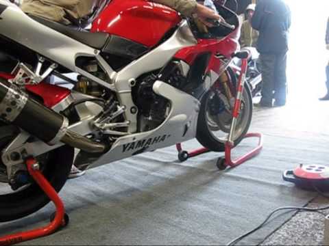 how to drive a yamaha r1