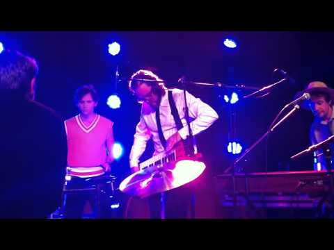 Live Music Show - Hess Is More