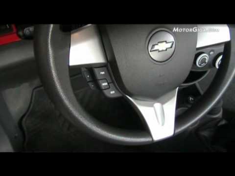 Spark - El pequeño de Chevrolet analizado desde su habitáculo, vemos el espacio interior, terminaciones e incluso el maletero.