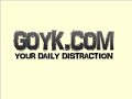 Yaşlı Kadın Airbag Sistemini Hırpalıyor