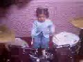 Zulam 1 año Tocando la bateria acustica