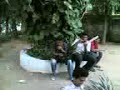 my frend tryin out da tarzan act..
