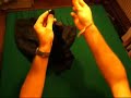 Easy Trick - La monta attraverso il foulard Easy Trick - La monta attraverso il foulard