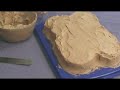 Decorating a Teddy Bear Cake : Frosting the Top of a Teddy Bear Cake Decorating a Teddy Bear Cake : Frosting the Top of a Teddy Bear Cake