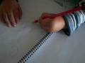 un peluche Haciendo tarea