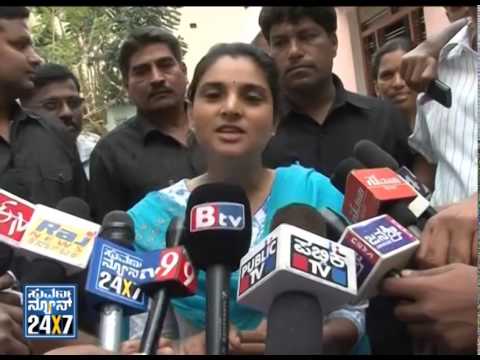 Divya Spandana/Ramya cast her vote - ನ್ಯೂಸ್ ಹೆಡ್ಲೈನ್ಸ್ News bulletin 17 Apr 14