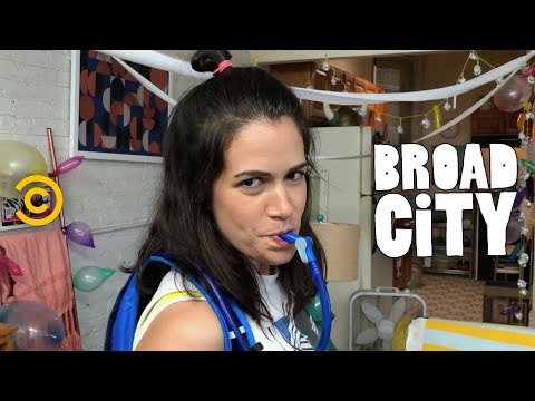Abbi and Ilana Plan the Best Birthday Ever - Broad City
