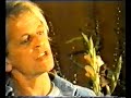 ein paar ausschnitte aus einem relaxten interview unbekannter herkunft, etwa anfang der 80er. klaus spricht kurz �ber woyzeck und dar�ber, da� er auch ein hund ist. und ein stein.
alles in allem herrlich sinnlos!