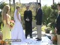 Entregando anillo el día de la boda