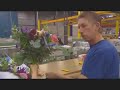 Vitaya trakteert op bloemen.