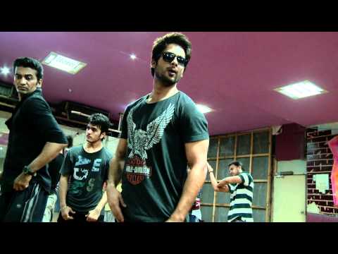 Shahid Kapoor Rehearsing for IIFA Awards 2012