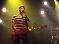 Travis playing Closer live