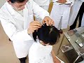 白衣の患者　苦痛に悶える・・・？　　　　　　　　　　　　　　　　　　　　鍼灸